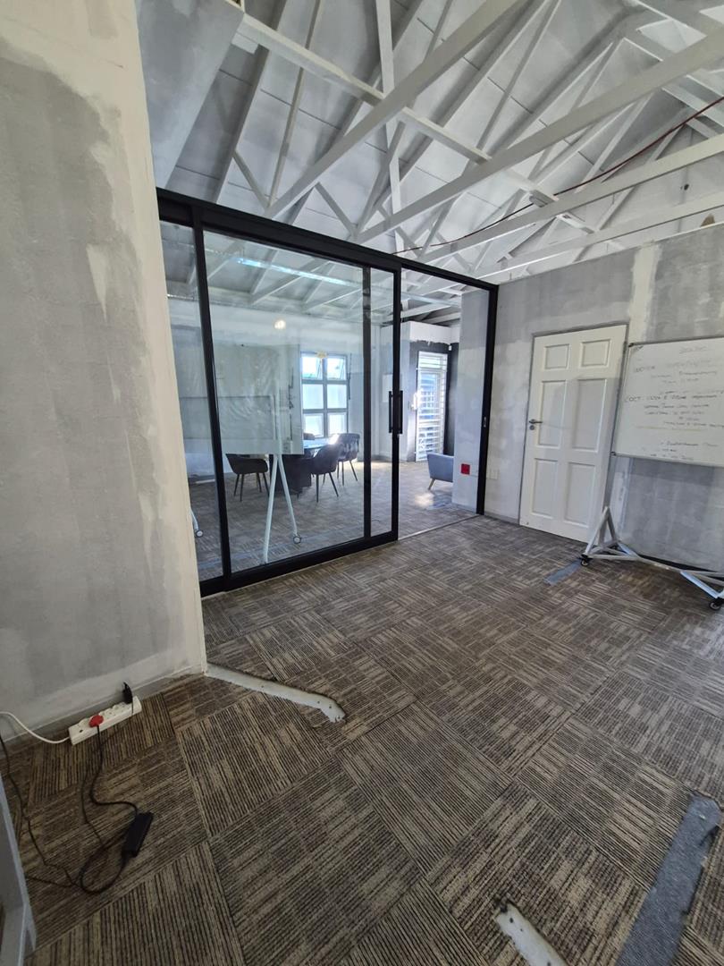 To Let Commercial Property for Rent in Pinelands Western Cape